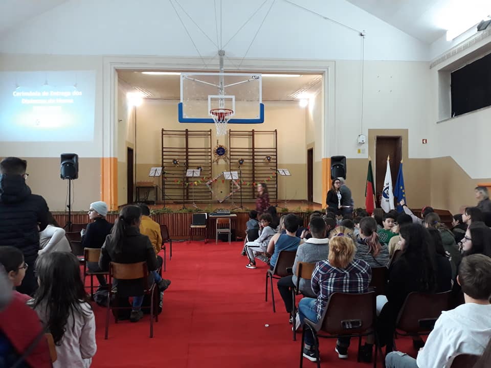 Cerimónia De Entrega De Diplomas De Mérito, Excelência E Participação ...